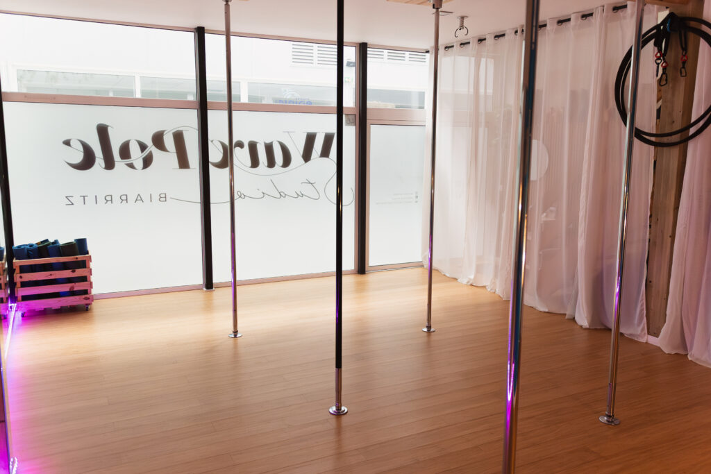 Wave Pole Studio Biarritz - Pole Dance - Le studio